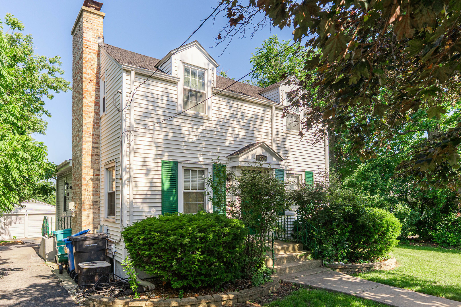 Property Photo:  29 Oak Ridge Avenue  IL 60162 