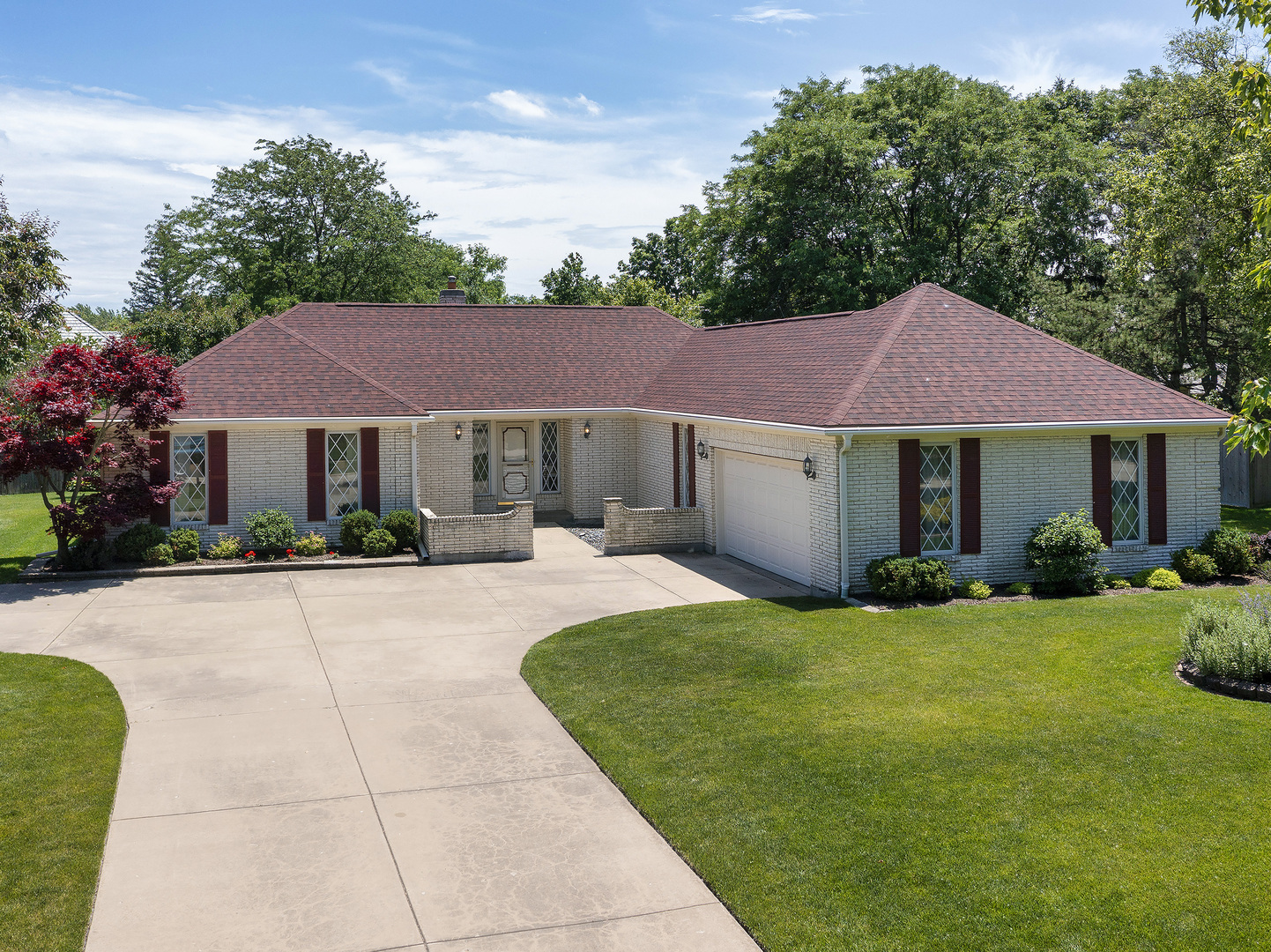 Property Photo: 25 Barn Swallow Lane IL 60045