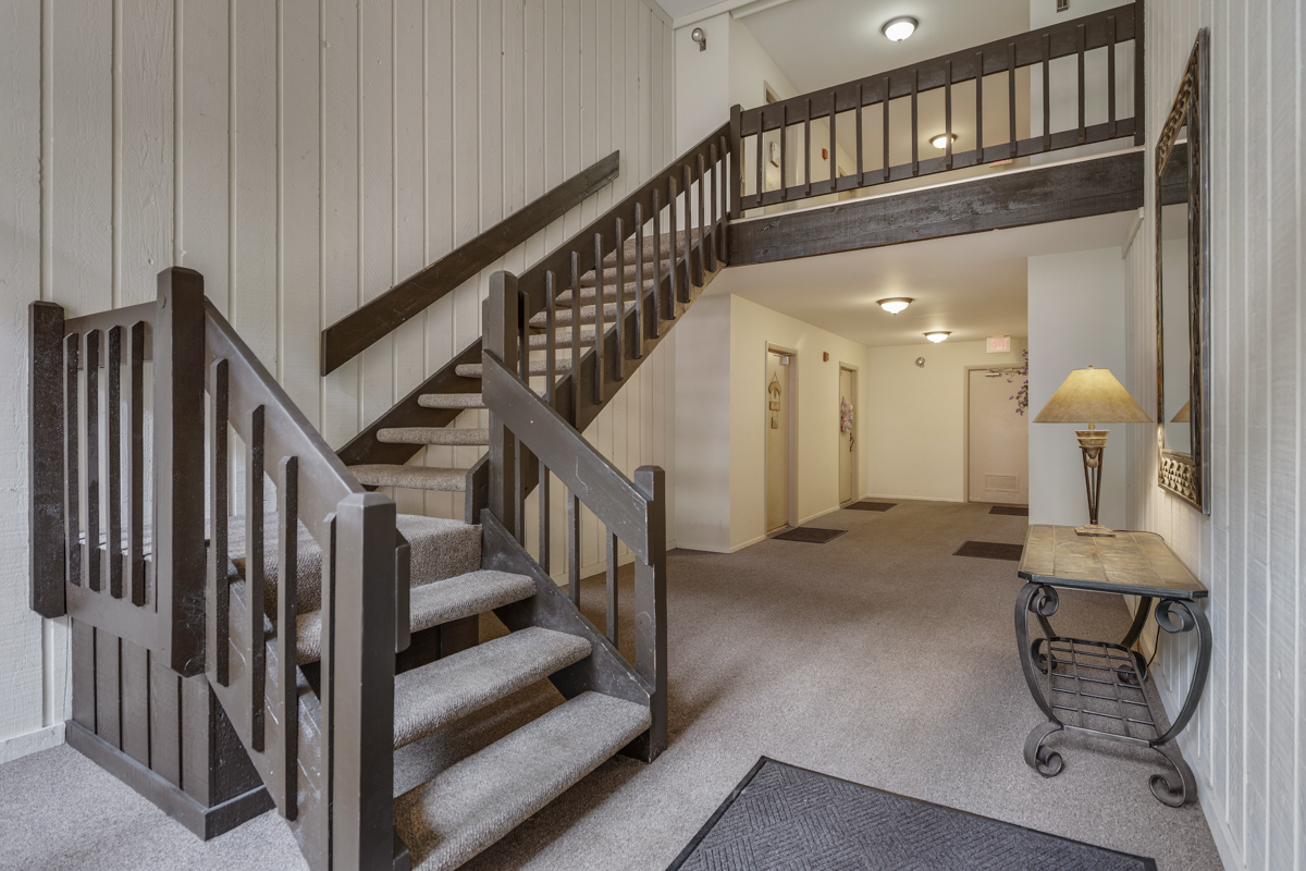 Property Photo: 740 Saint Andrews Lane 13 IL 60014