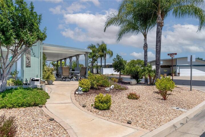 Property Photo:  38124 Calle Amigable  CA 92563 
