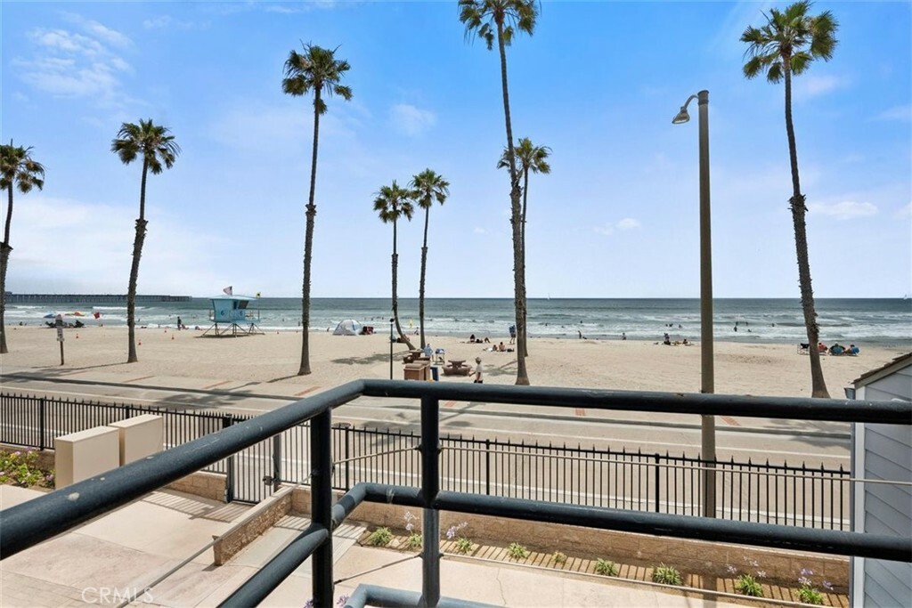 Property Photo: 804 N The Strand 7 CA 92054