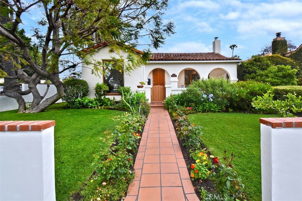 Property Photo: 2202 Kelton Avenue CA 90064