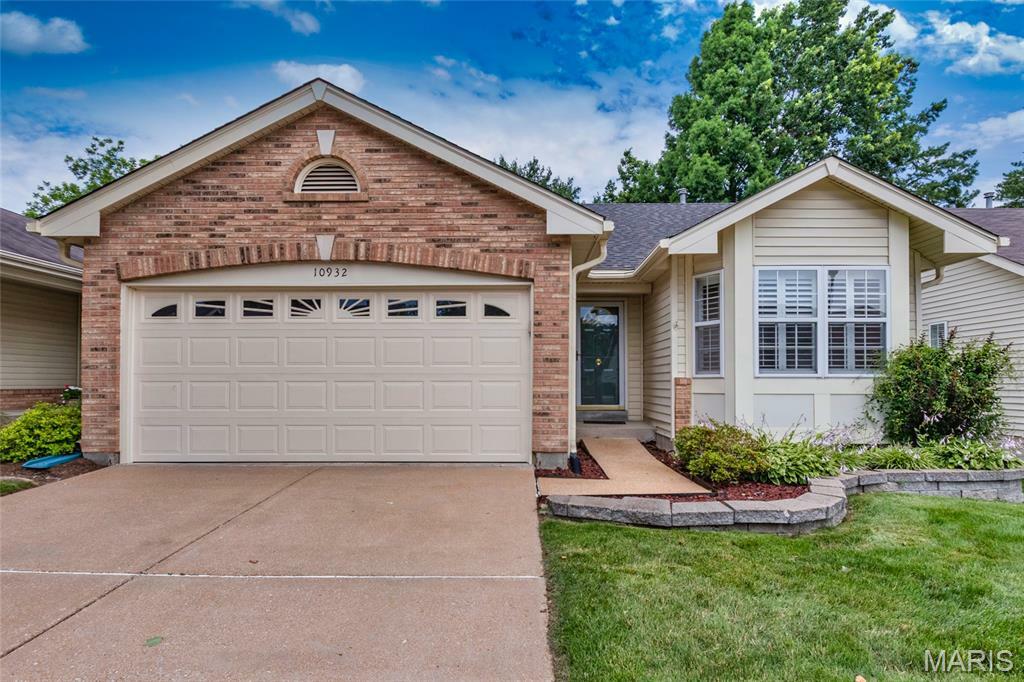 Property Photo: 10932 Concord Circle Drive MO 63123