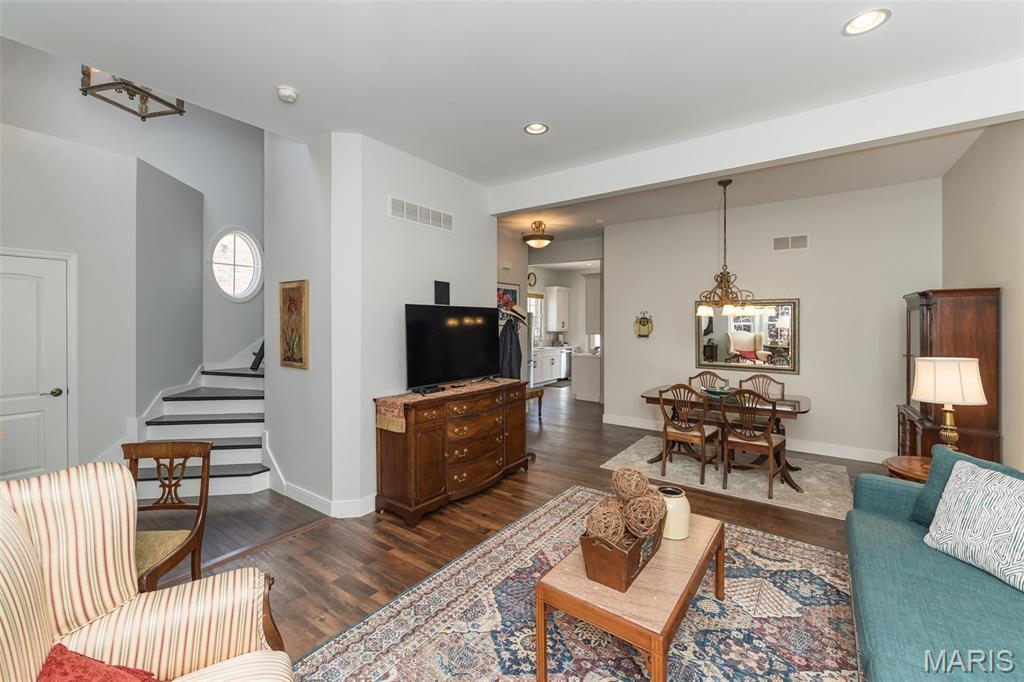 Property Photo: 2514 S Larksong Drive MO 63040