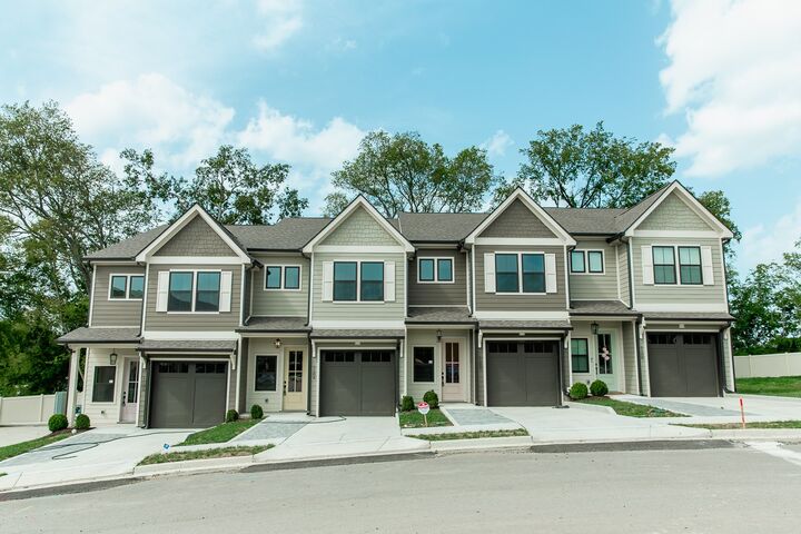1042 Noble Loop 31  Nashville TN 37211 photo