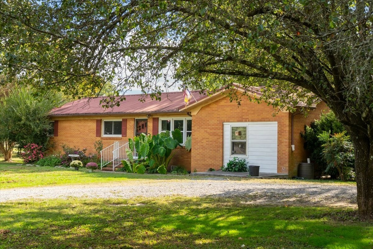 Property Photo:  69 Prospect Rd E  TN 37334 