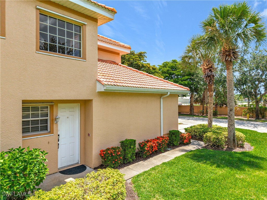 Property Photo: 14031 W Hyde Park Drive 201 FL 33912