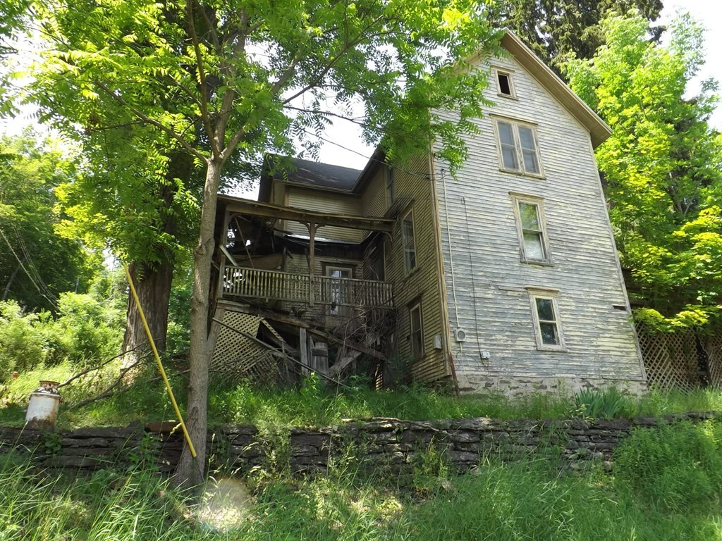 Property Photo:  106 William Avenue  PA 18614 