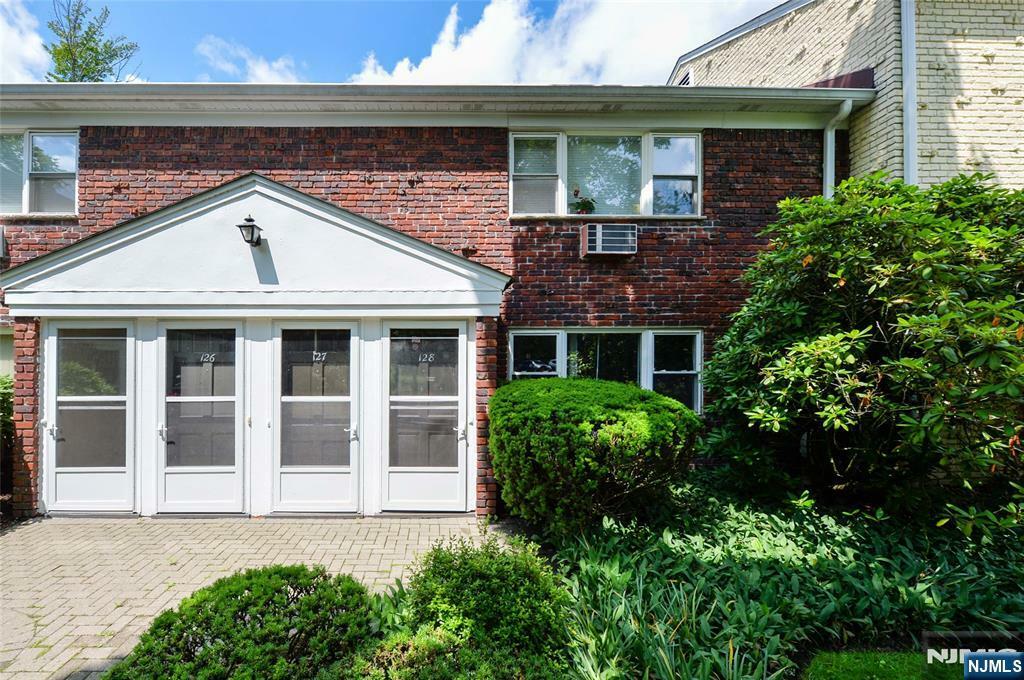 Property Photo:  128 Regency Park  NJ 07446 