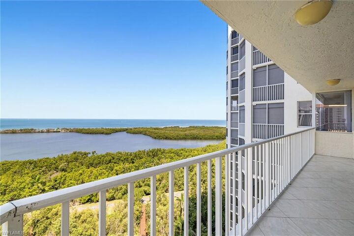 Property Photo: 5550 Heron Point Dr 1404 FL 34108