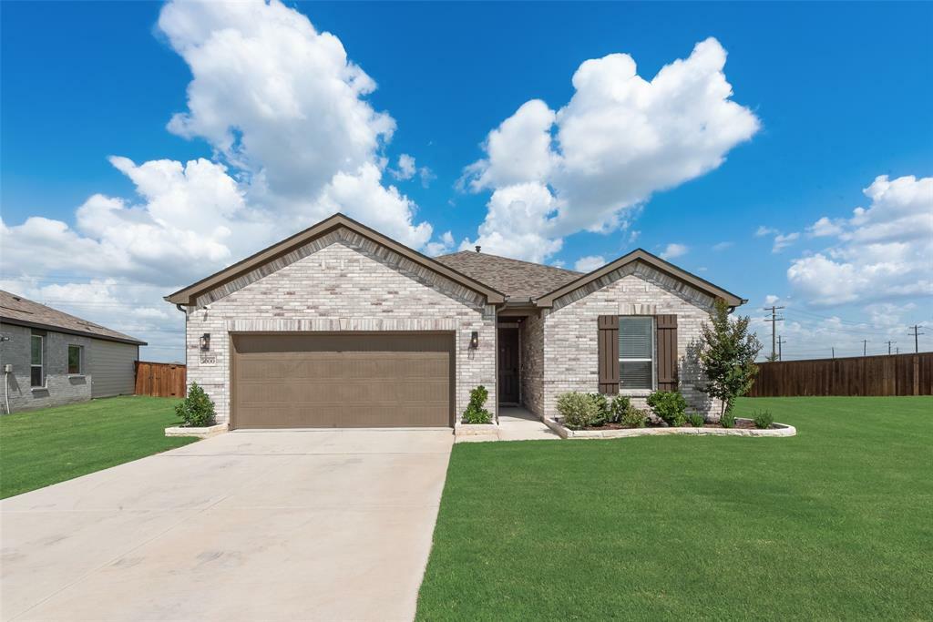 Property Photo: 3000 Aslynn Circle TX 76227