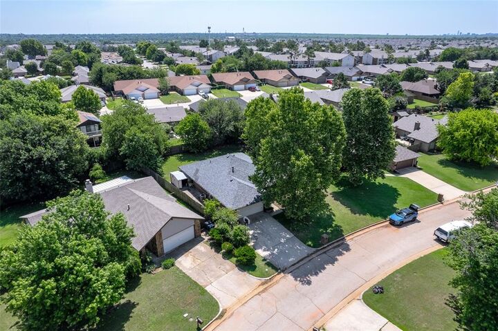 Property Photo:  12612 Bannockburn Place  OK 73142 