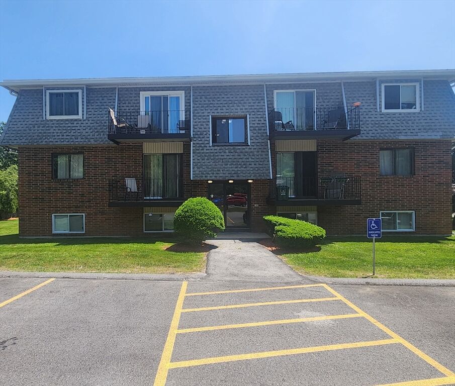 Property Photo: 176 Maple Avenue 2-1 MA 01543