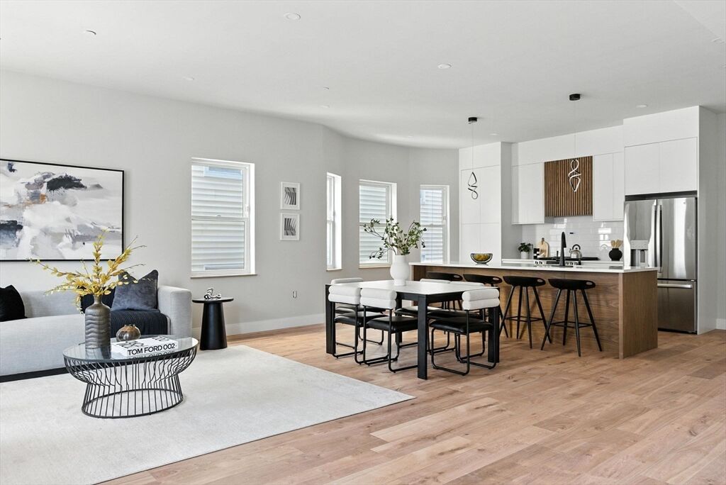 Property Photo:  34 Woodford St 2  MA 02125 