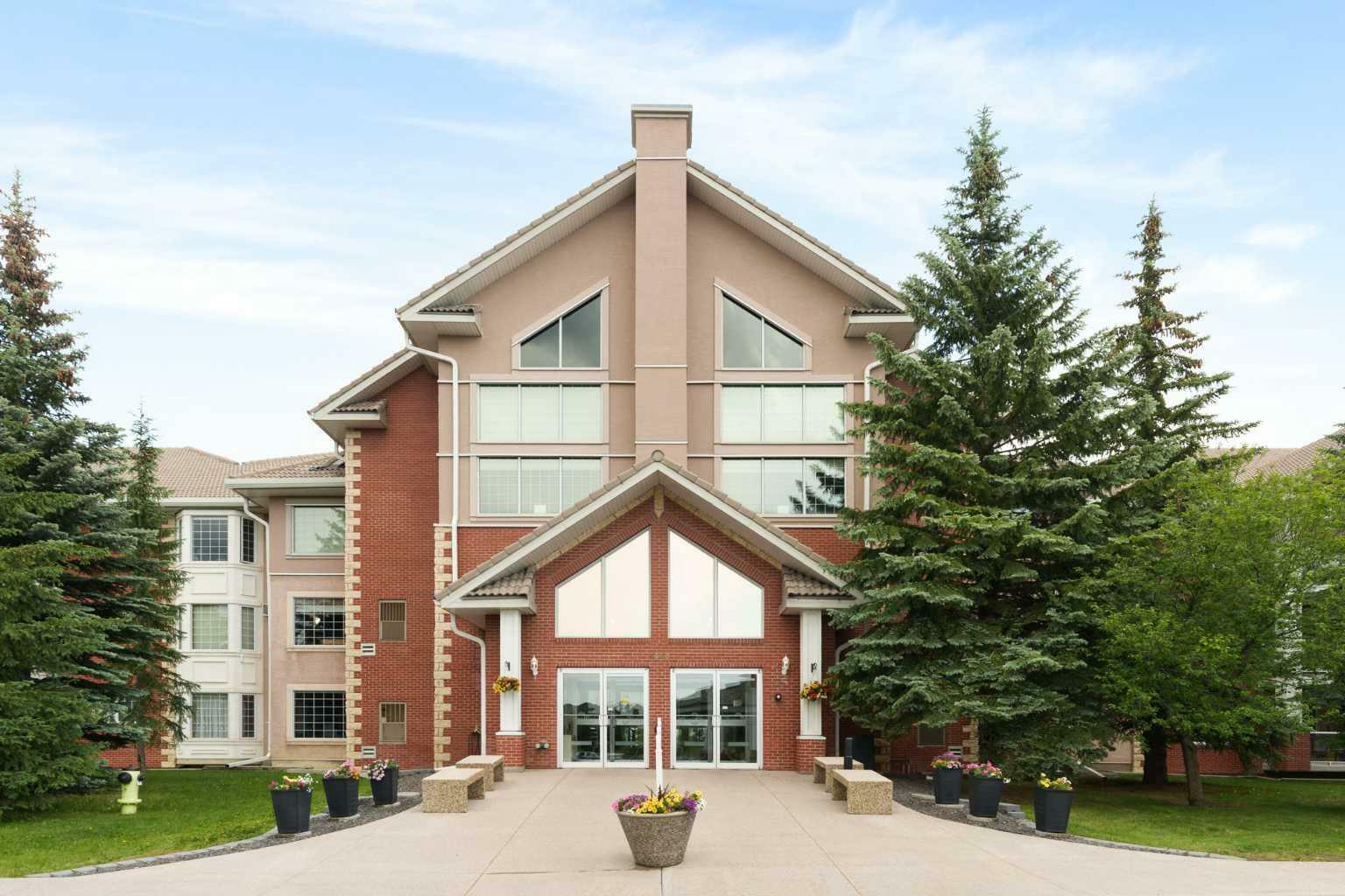 6868 Sierra Morena Boulevard SW 152  Calgary AB T3H 3C8 photo