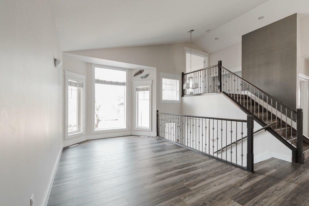 Property Photo:  244 Hawthorn Way  AB T9K 0T2 