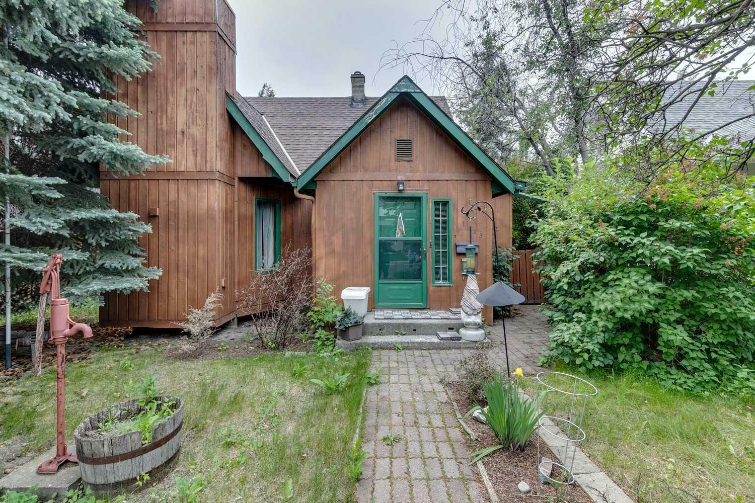 Property Photo: 1813 31 Avenue SW AB T2T 1S8
