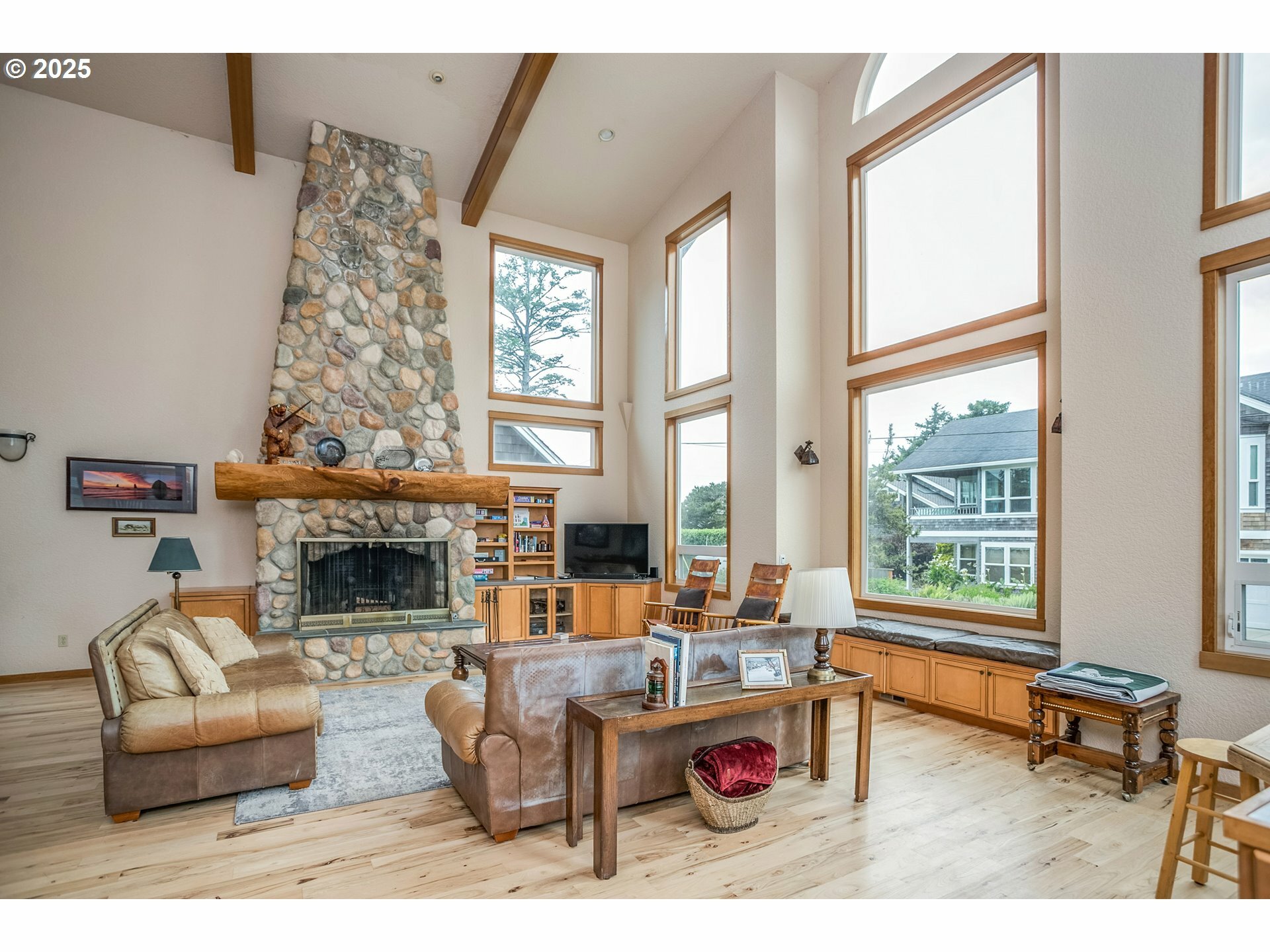 Property Photo: 163 W 1st St OR 97110