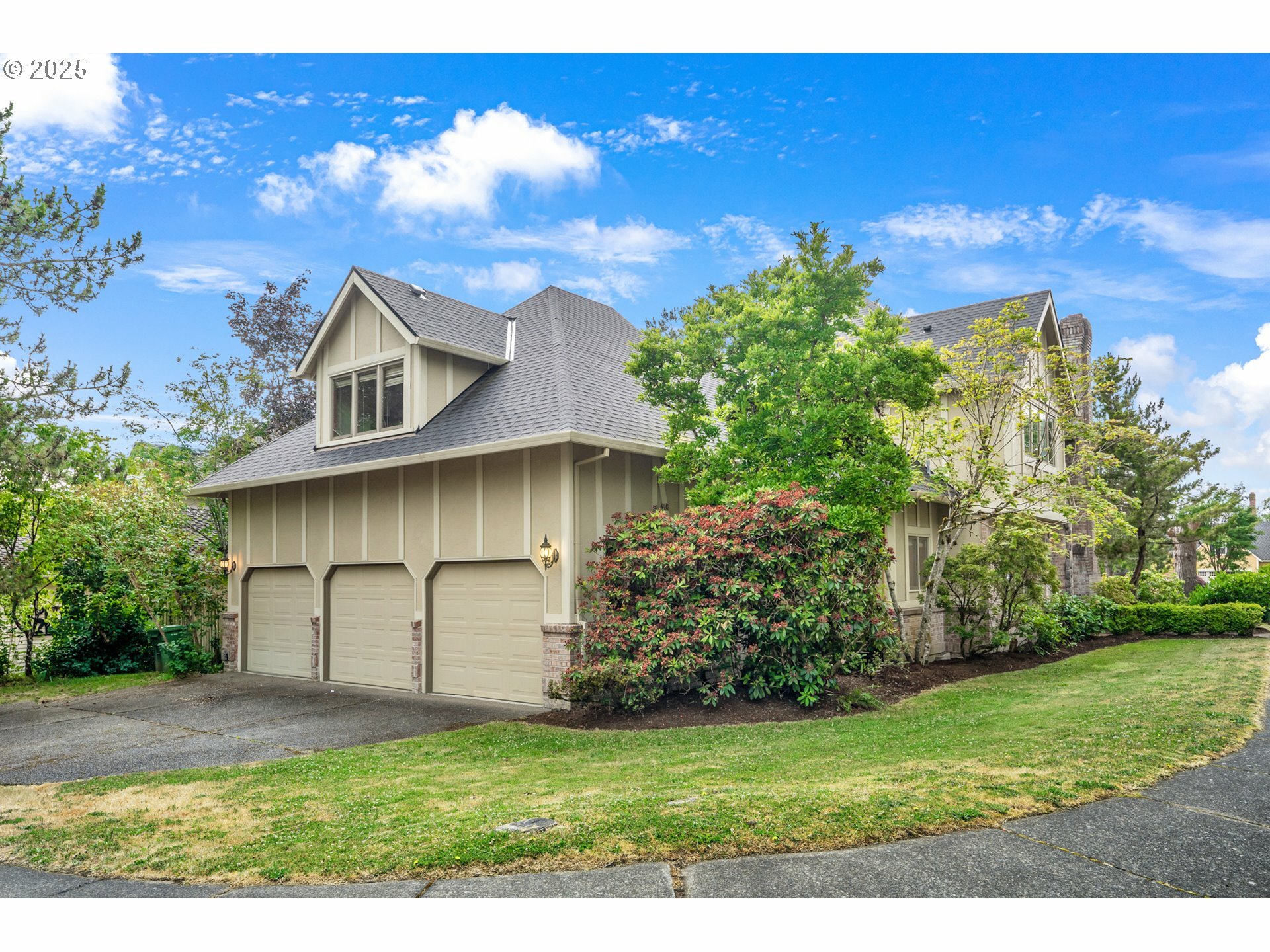 Property Photo:  5844 Ridgetop Ct  OR 97035 