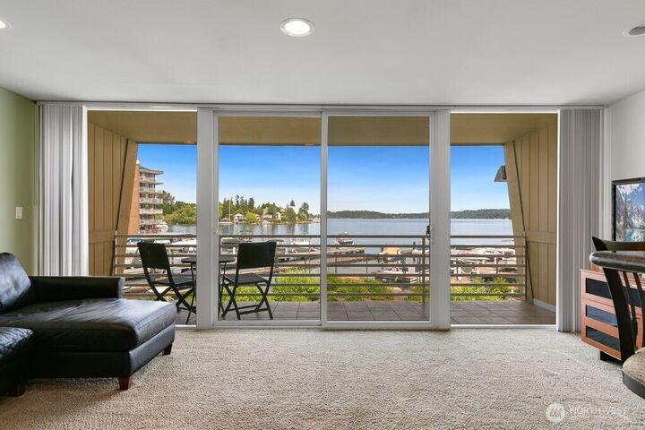 9520  Rainier Avenue S 202  Seattle WA 98118 photo