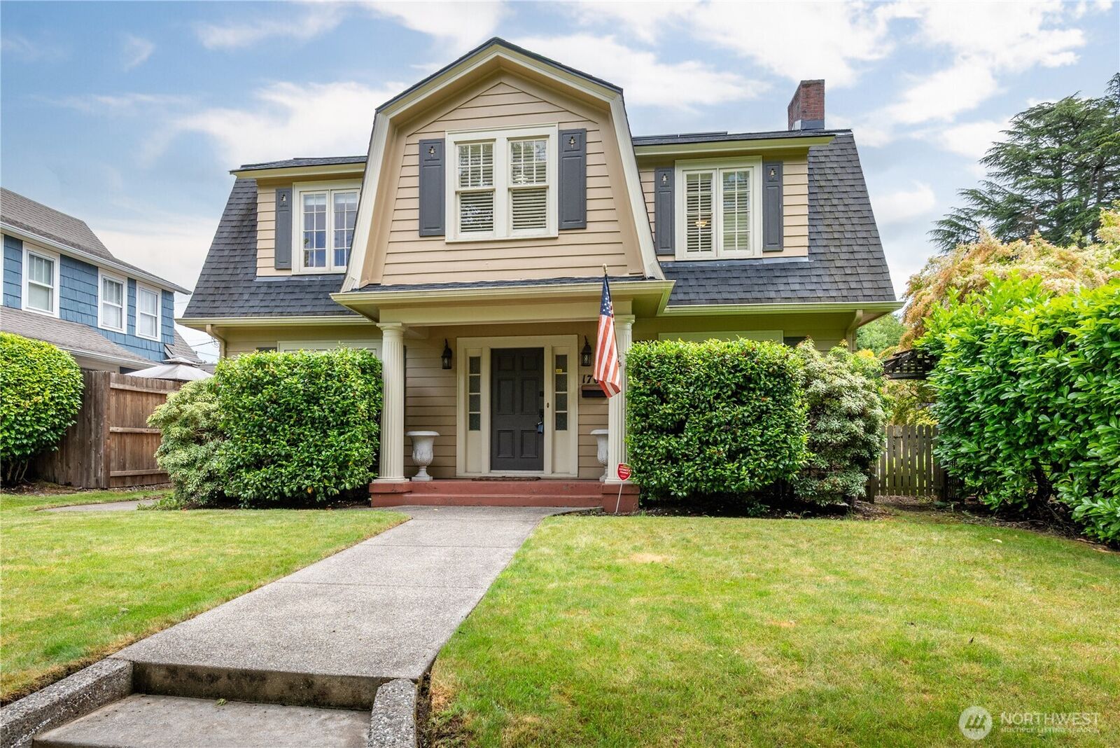 Property Photo: 1702 24th Avenue WA 98632