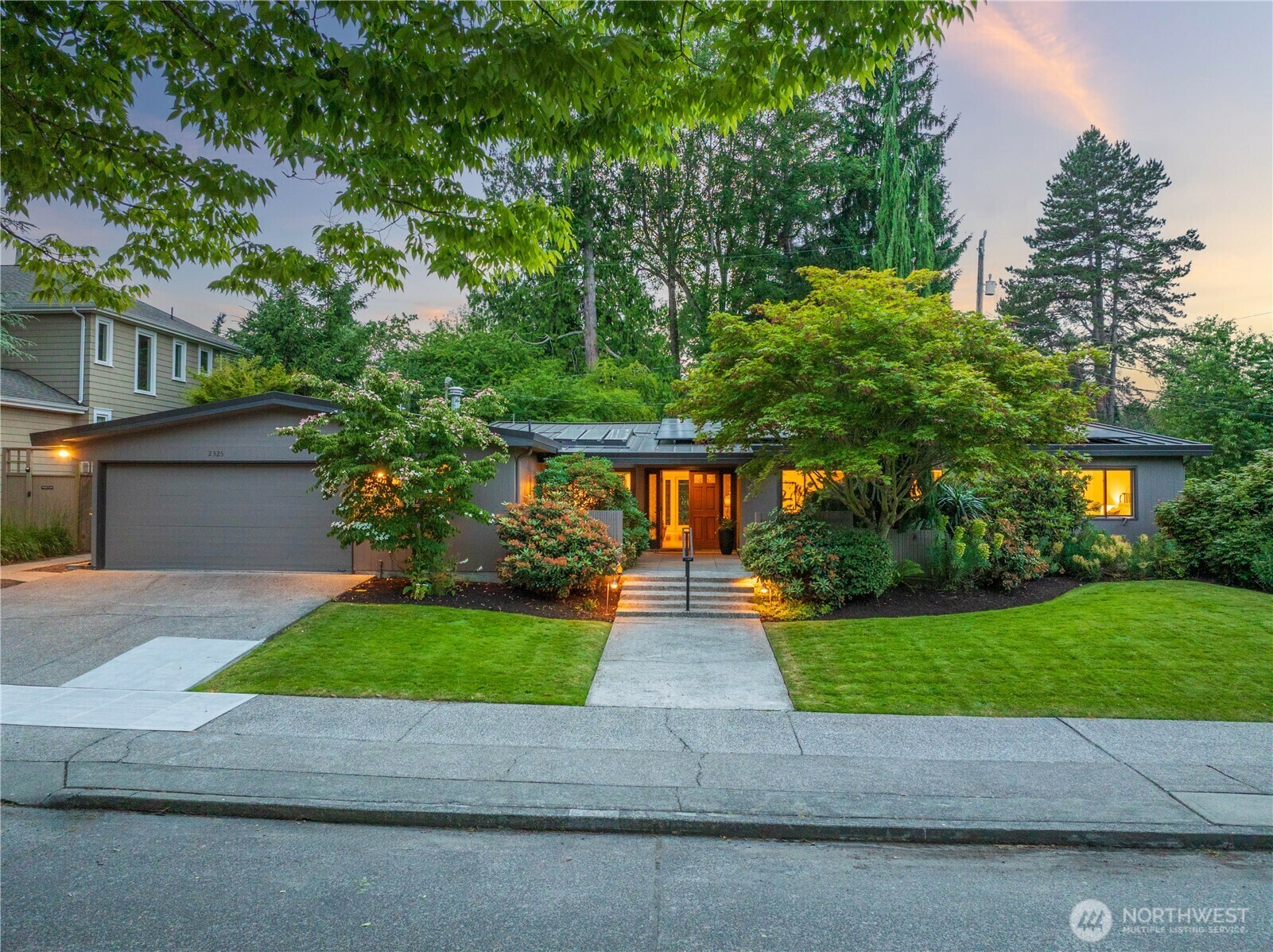 Property Photo: 2325 38th Avenue E WA 98112