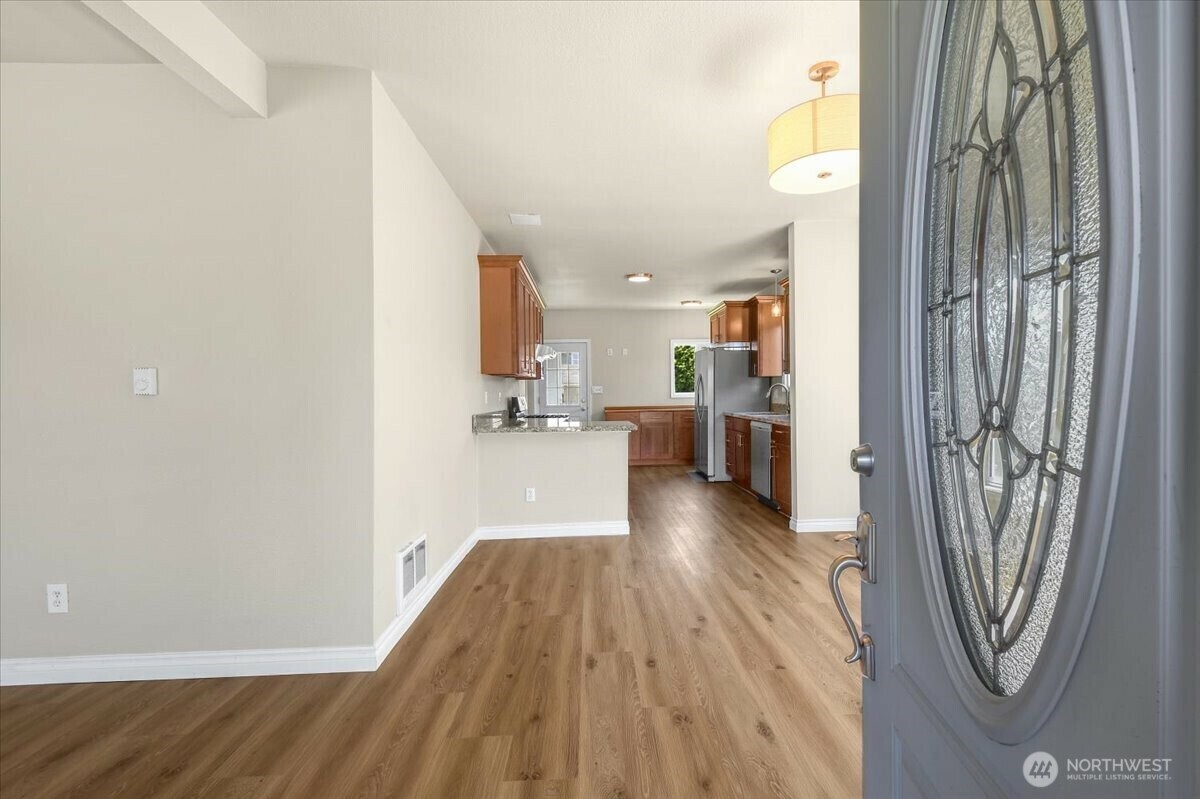 Property Photo: 1511 McDougall Avenue WA 98201