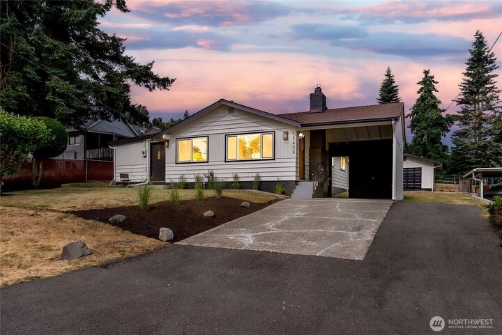 15633  47th Avenue S  Tukwila WA 98188 photo