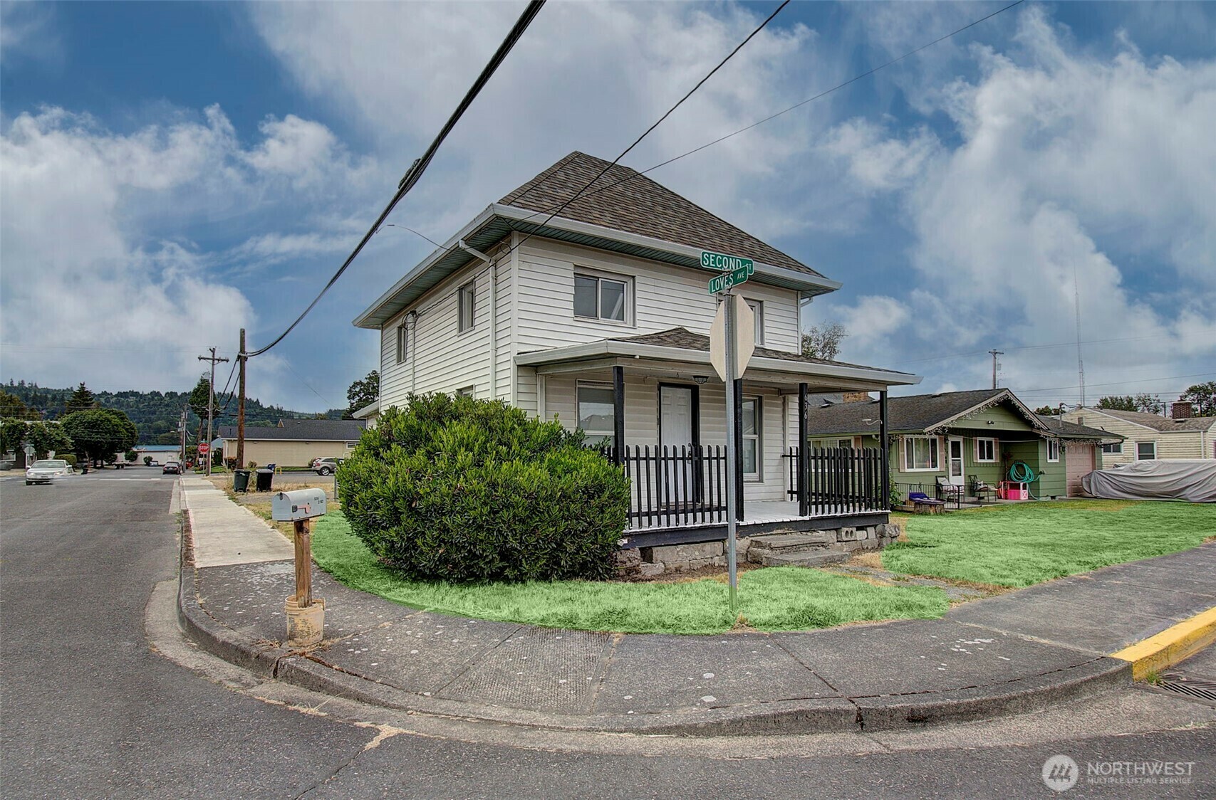 Property Photo:  636  2nd Street  WA 98674 