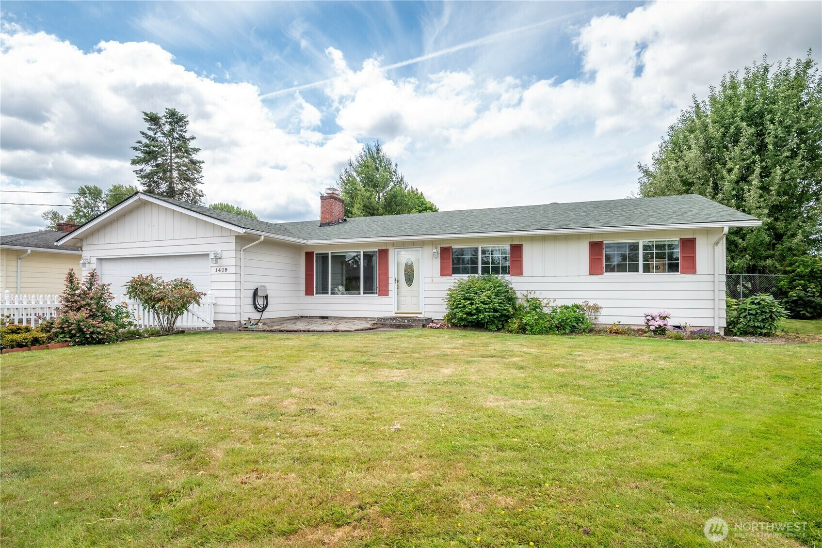 Property Photo:  1419  Midland Avenue  WA 98632 