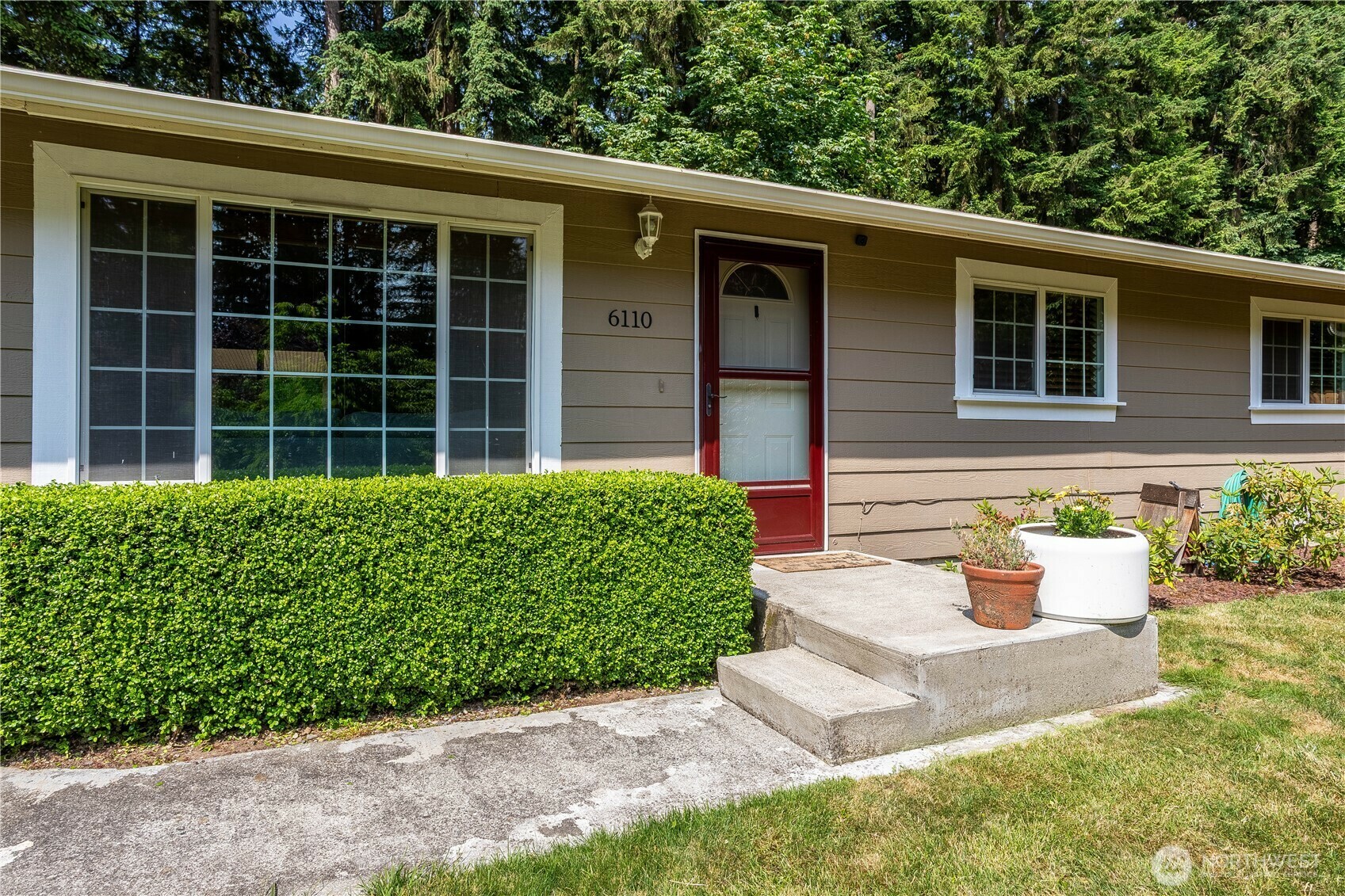 Property Photo: 6110 189th Avenue Ct E WA 98391