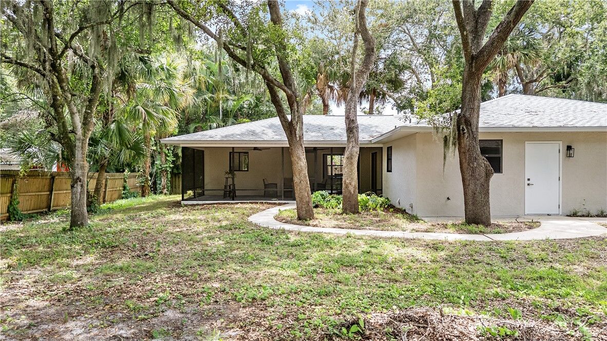 Property Photo:  950 Starflower Avenue  FL 32958 