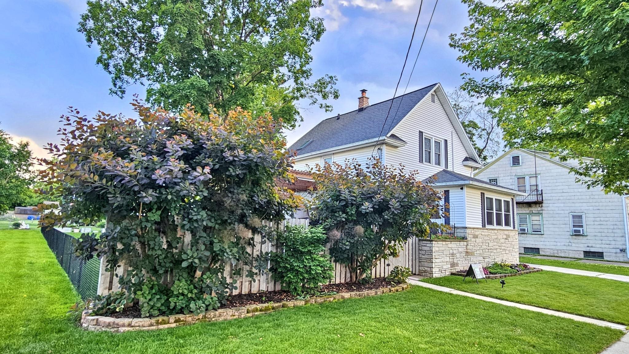 Property Photo:  553 W 17th Avenue  WI 54902 