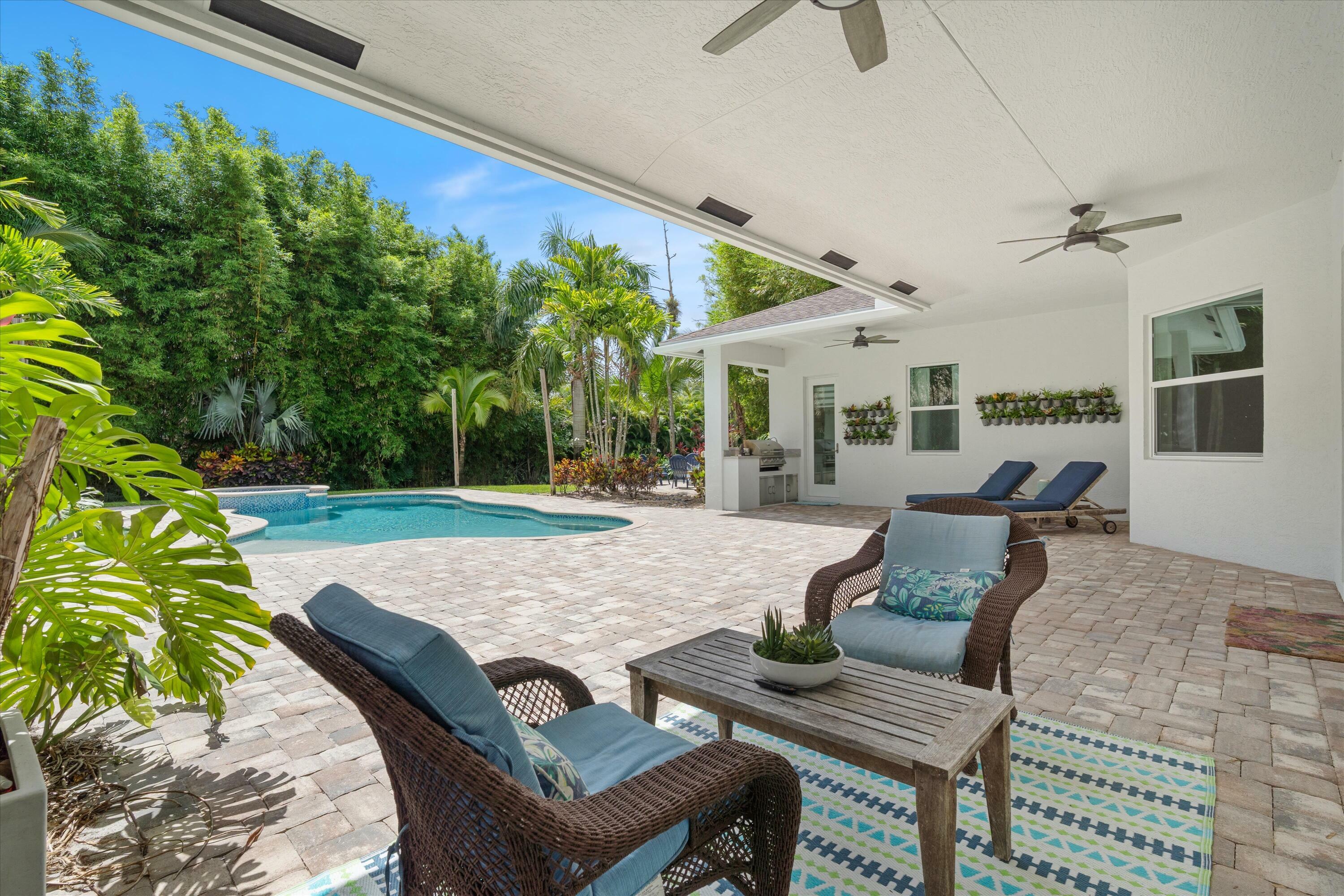 Property Photo: 15214 87th Trail N FL 33418