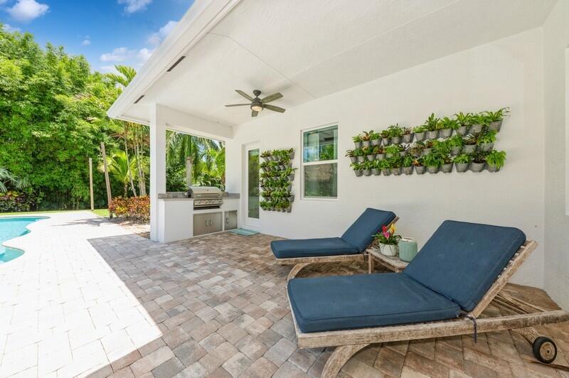 Property Photo: 15214 87th Trail N FL 33418