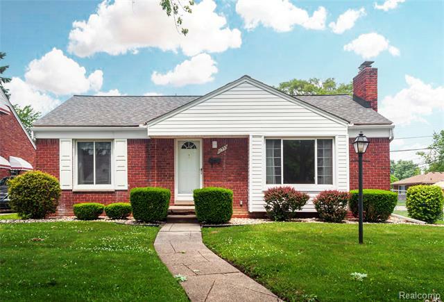 16555 Juliana Avenue  Eastpointe MI 48021 photo