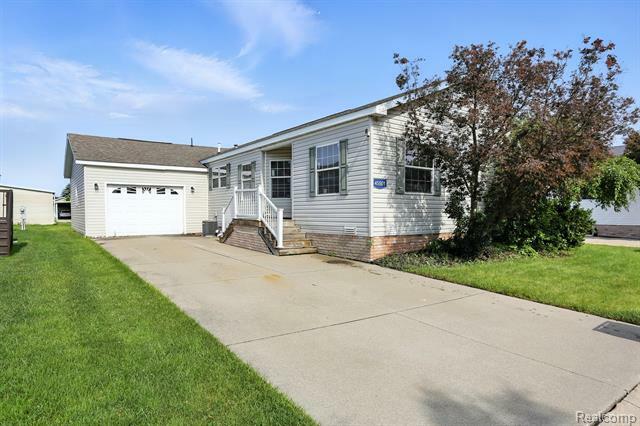 45501 Labelle Drive  Macomb Twp MI 48044 photo