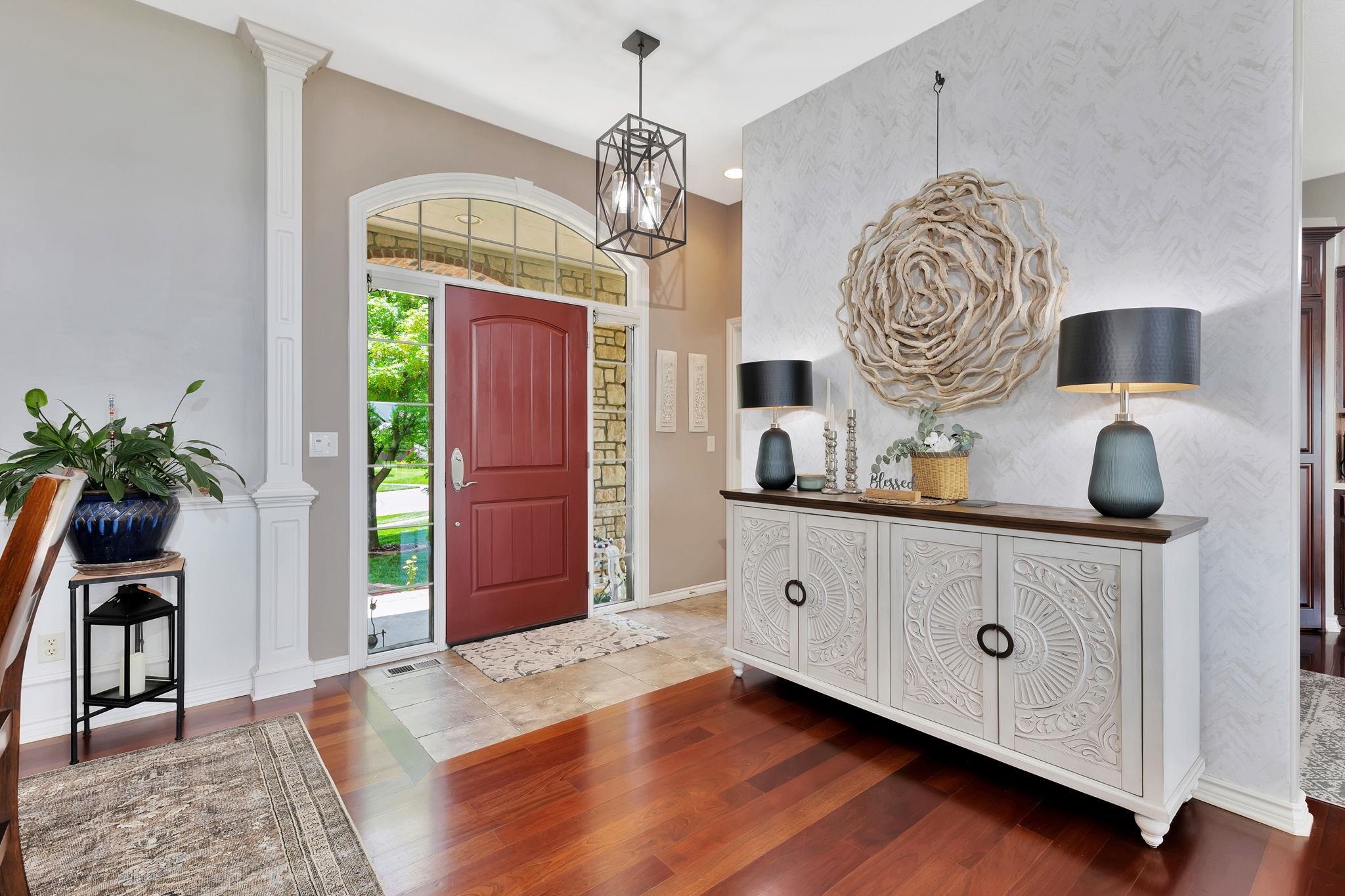 Property Photo: 2504 N Sawgrass Ct KS 67037