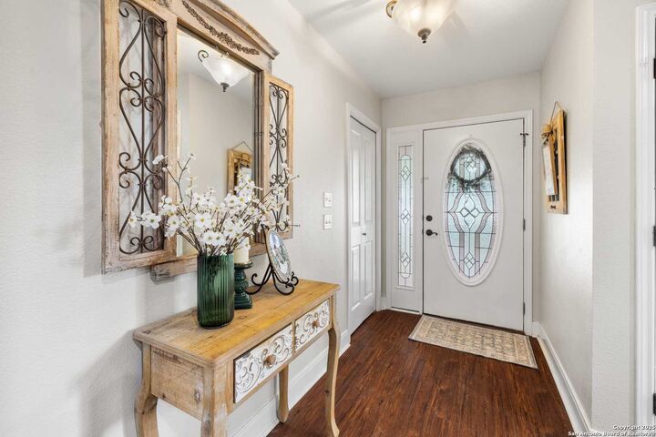Property Photo: 118 Sandlewood TX 78028