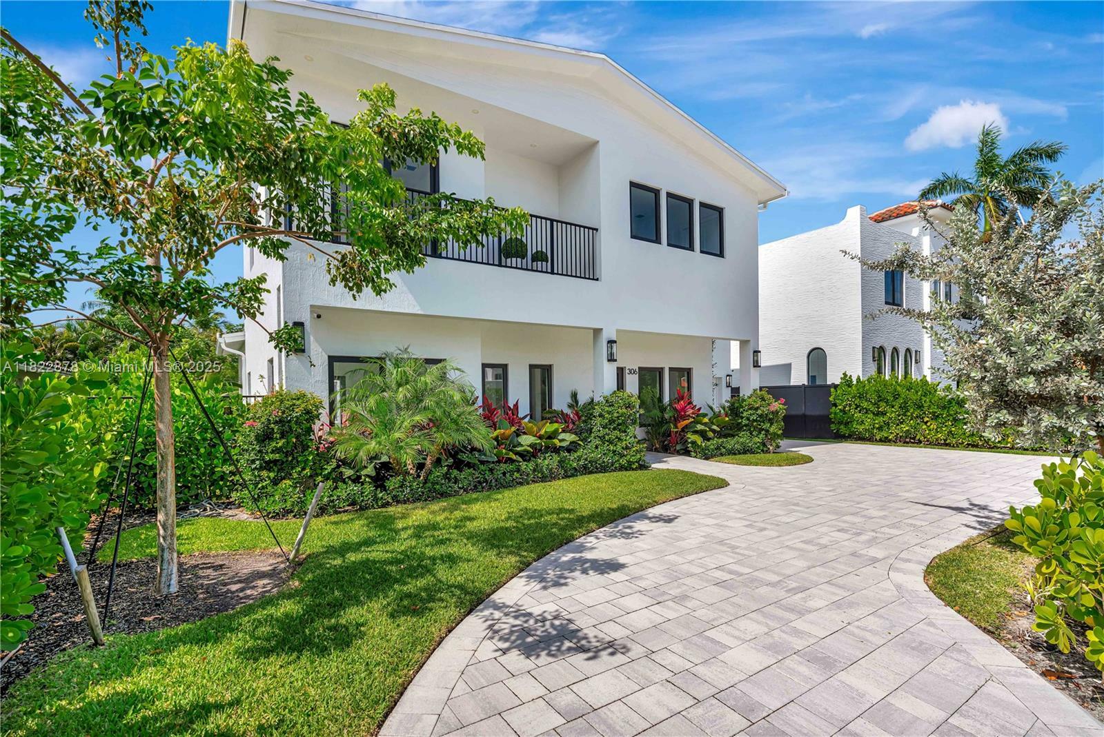 Property Photo: 306 Plymouth Rd FL 33405
