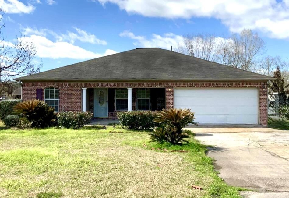 Property Photo:  5135 Wilshire Dr  TX 77703 