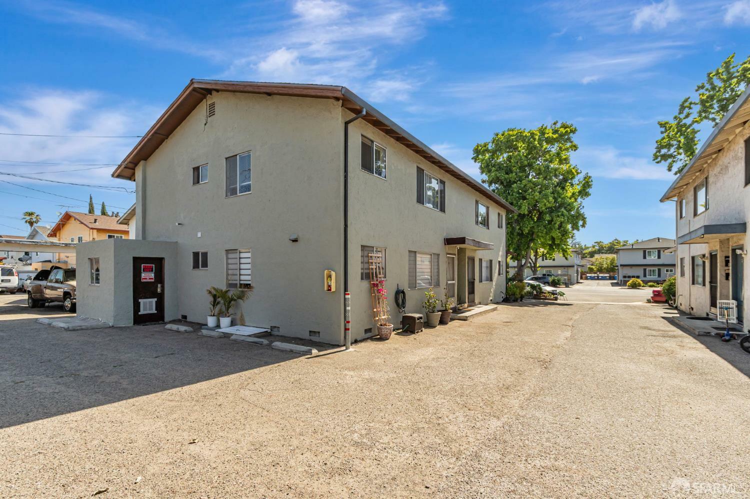 Property Photo: 1587 Quebec Court CA 94087