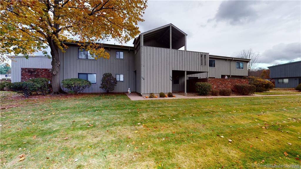Property Photo: 130 Webster Court 130 CT 06111