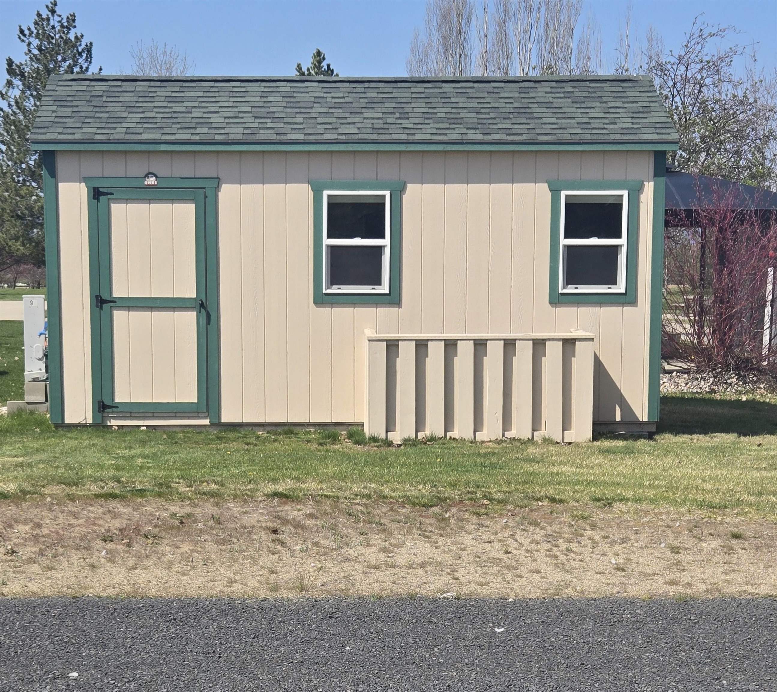 Property Photo: 1205 N Country Club Dr 98 WA 99006