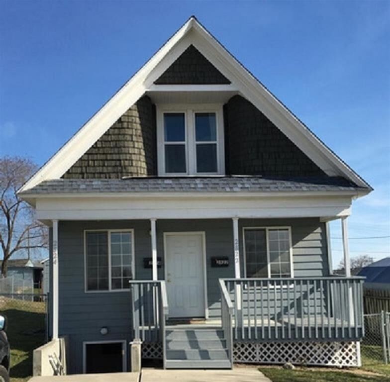 Property Photo: 2822 N Dakota St 2824 WA 99207-2725