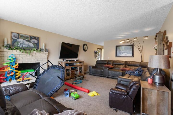 Property Photo: 11816-11818 N Wall St WA 99218