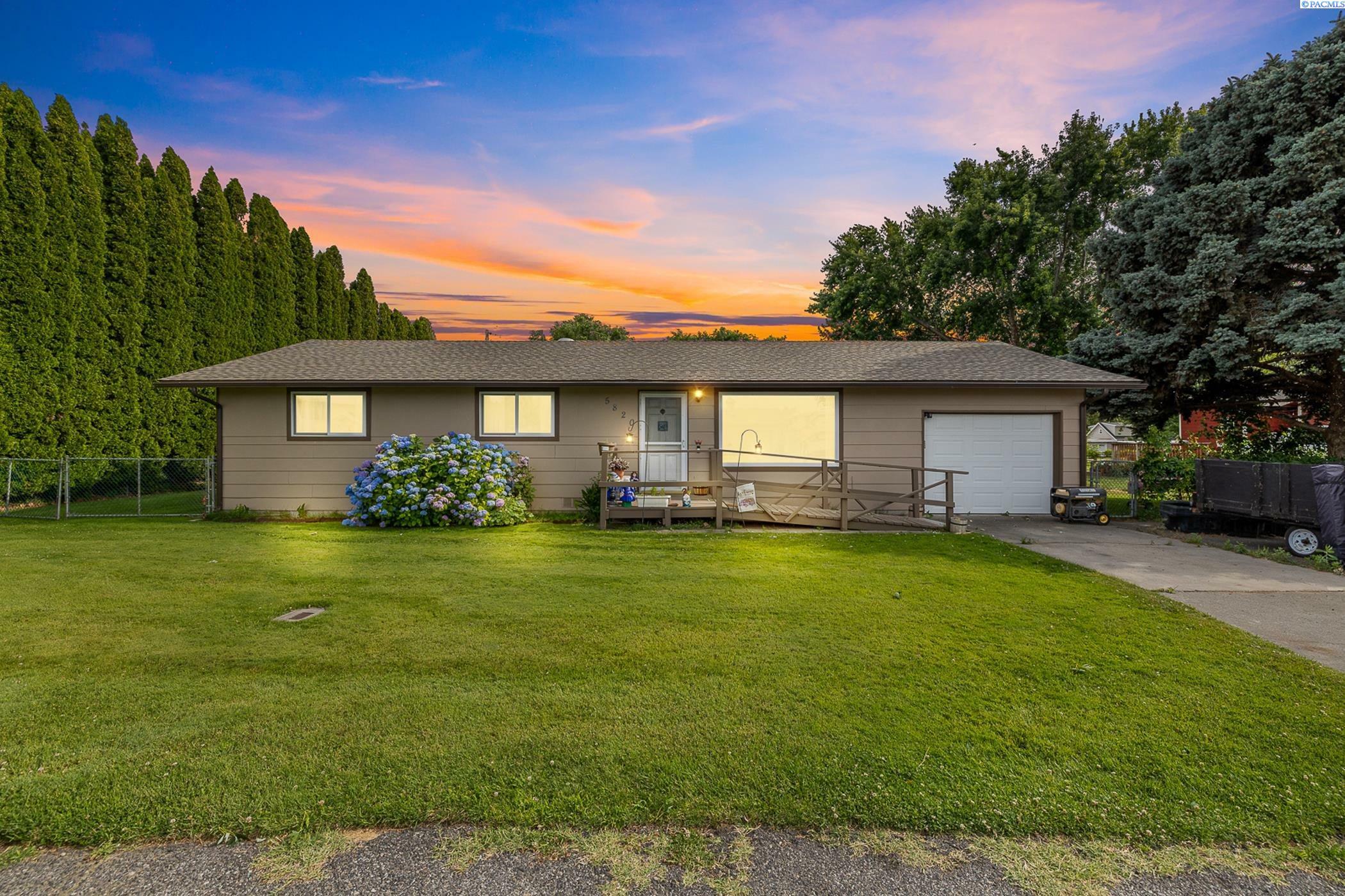 5820 W Park Place  Pasco WA 99301 photo