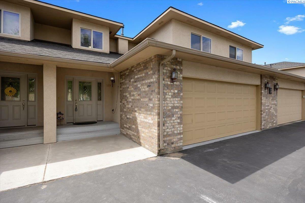 Property Photo: 3710 W Canyon Lakes Dr. #E103 WA 99337