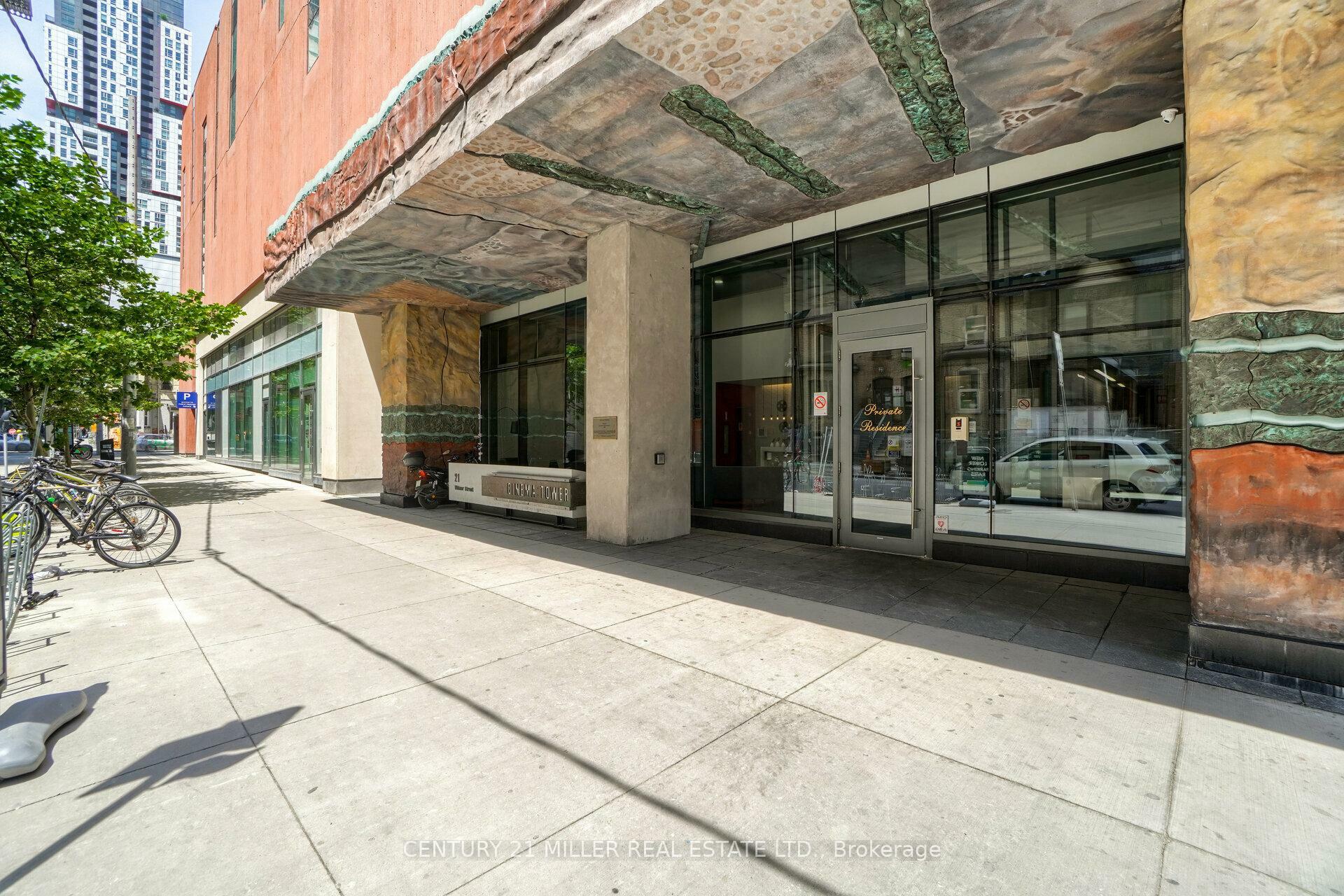 Property Photo:  21 Widmer Street 3701  ON M5V 0B8 