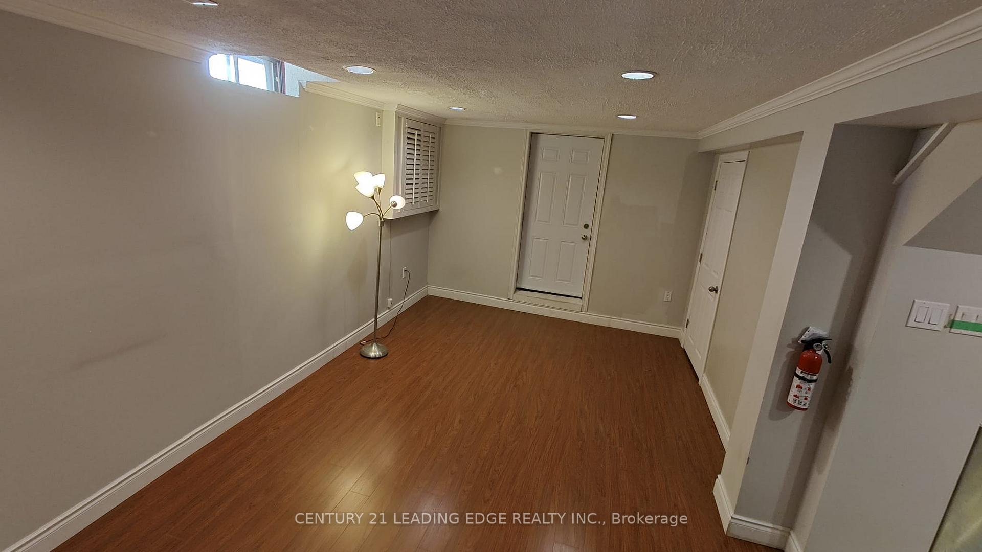 Photo de la propriété: 73 Pembry Drive Basement ON L1S 6P2